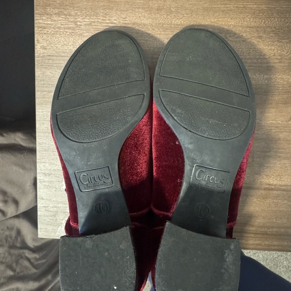 Red Velvet Ankle Boots - Picture 4 of 6